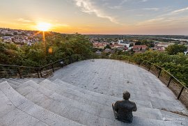 Duško Trifunović sleduje působivý západ slunce (2025)