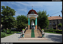 Berehovo - odpočinkové místo na náměstí Rakoci u autobusové zastávky