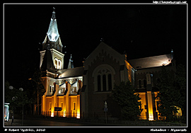 Římsko-katolický kostel na ulici Míru v noci (2010)