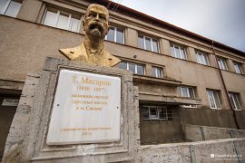 Busta T. G. Masaryka, zakladatele první střední školy ve Svaljavě (2018)